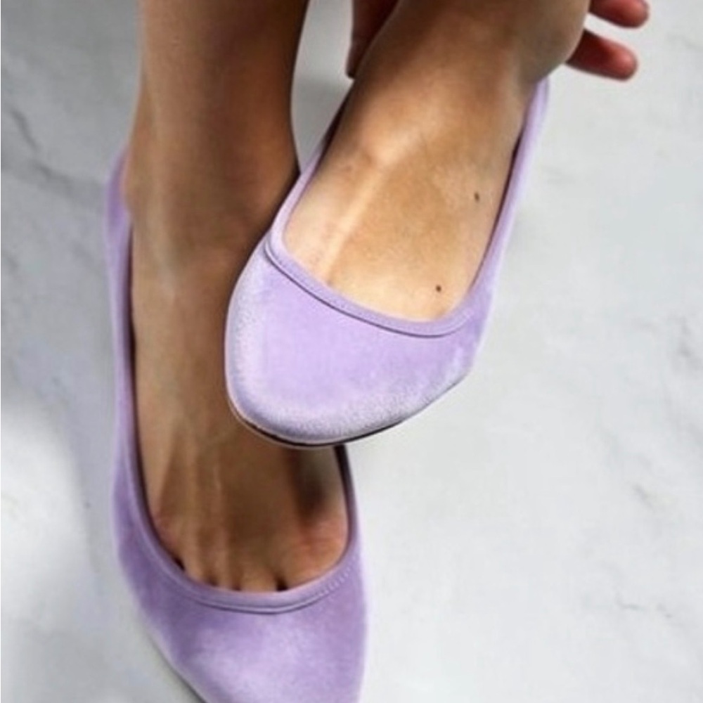 NWT, NWB Andrea Carrano "Bambola" Suede Ballet Flats - Glicine
